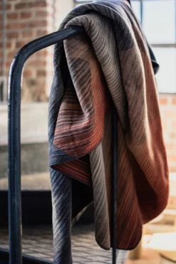 Ibena Jacquard Decke "Luena" -Gehen Sie mit Möbeln groß raus. 796508ca51237fba8351ccca809a871c