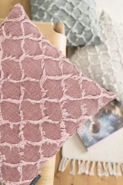 Magma Kissenhülle "Nomi" 9 Magma Kissenhülle "Nomi" -Gehen Sie mit Möbeln groß raus. c9d8cdee77c109b600529f1836b41588