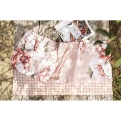 Magma Tischläufer "Peony" -Gehen Sie mit Möbeln groß raus. e9b68fb599e602570077bccbfc64044a